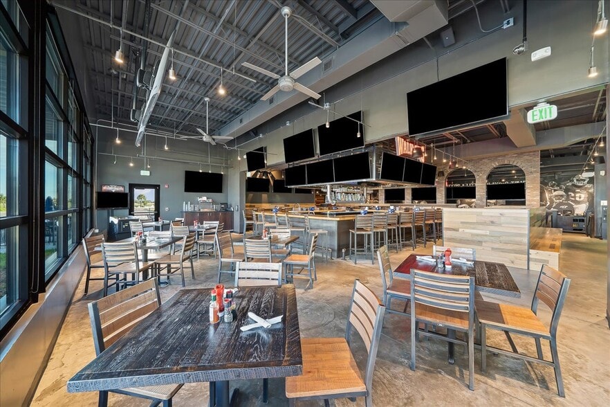 More Photos Of 8550 Napolo Dr, Melbourne Restaurant For Sale