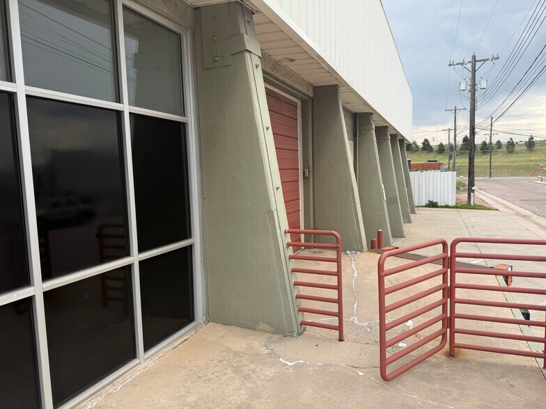 More Photos Of 620 W Vermijo Ave, Colorado Springs Warehouse For Lease