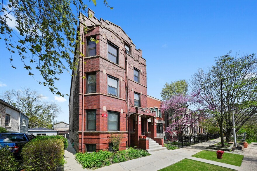 Primary Photo Of 2332 W Charleston St, Chicago Apartments For Sale