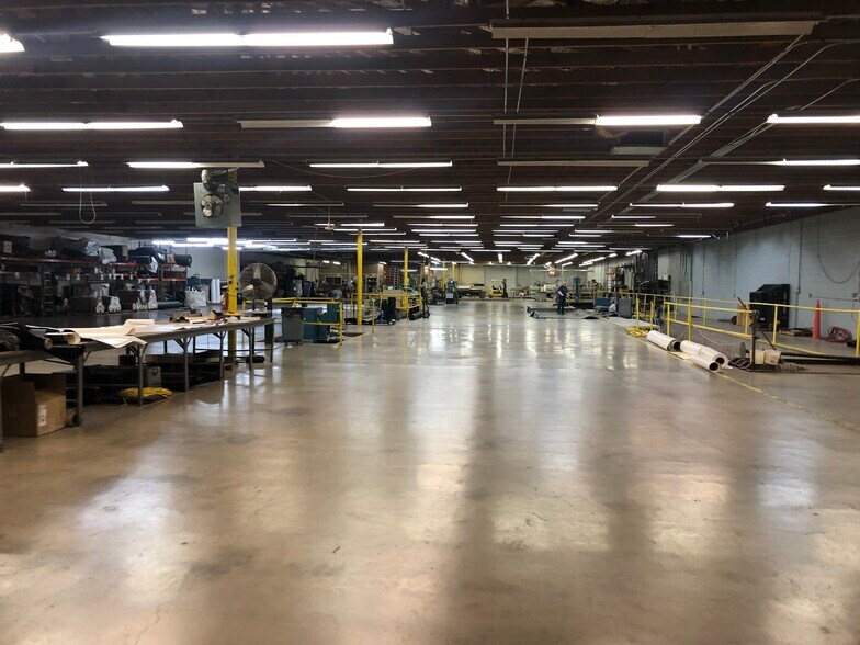 More Photos Of 439 S 3rd Ave, Avondale Manufacturing For Sale
