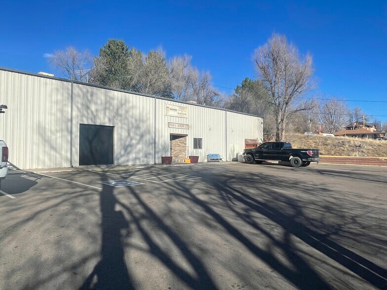 More Photos Of 3310-3320 S Knox Ct, Englewood Research And Development For Lease