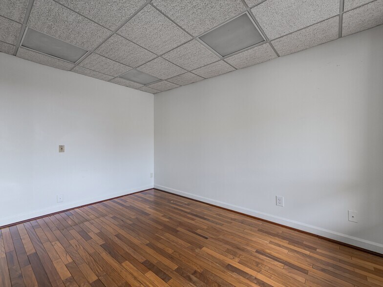 More Photos Of 70 Wall St, Asheville Office For Lease