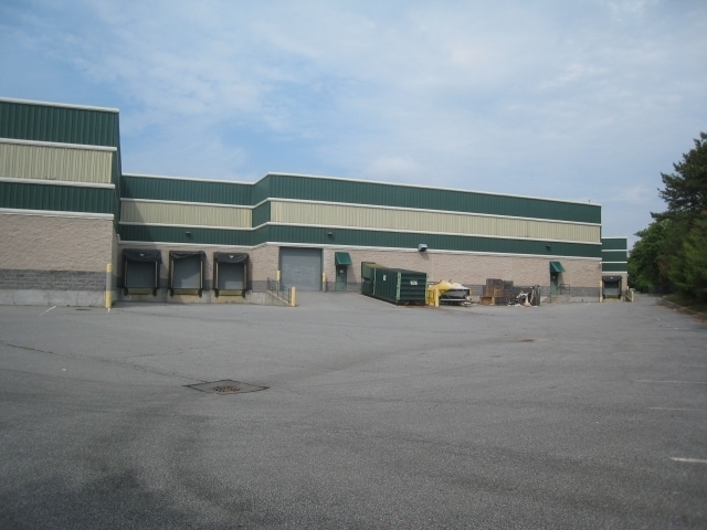 More Photos Of 5050 Veterans Memorial Hwy, Holbrook Showroom For Sale