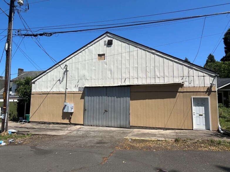 Primary Photo Of 4828-4830 NE 103rd Ave, Portland Warehouse For Lease