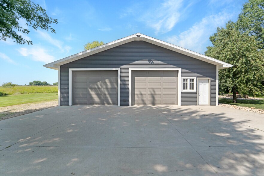 More Photos Of W12203 Highway 23, Ripon Auto Repair For Sale