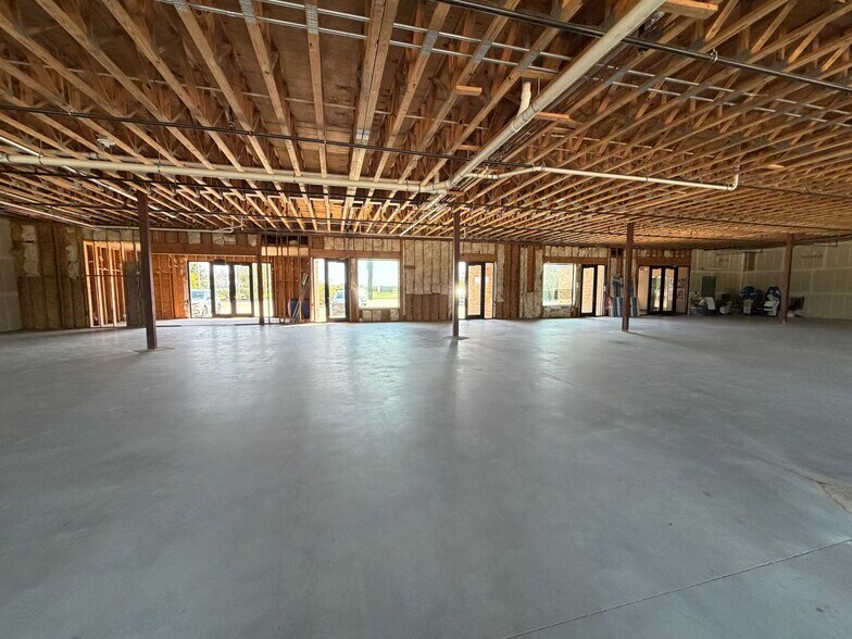 More Photos Of 951 Lonestar Pky, Montgomery Office For Lease