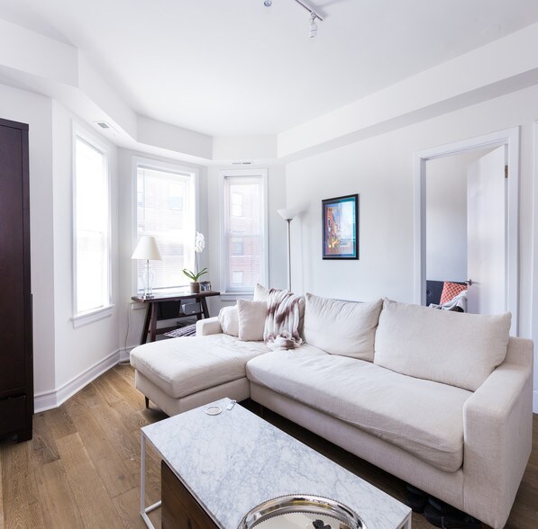 More Photos Of 2535-2543 N California Ave, Chicago Apartments For Lease