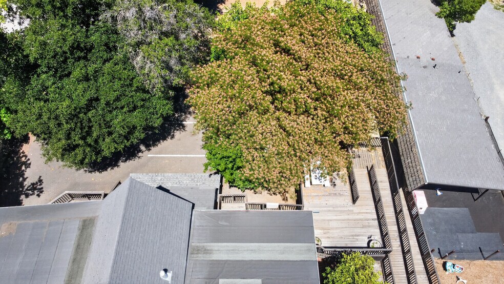 More Photos Of 530 N Cloverdale Blvd, Cloverdale Specialty For Sale