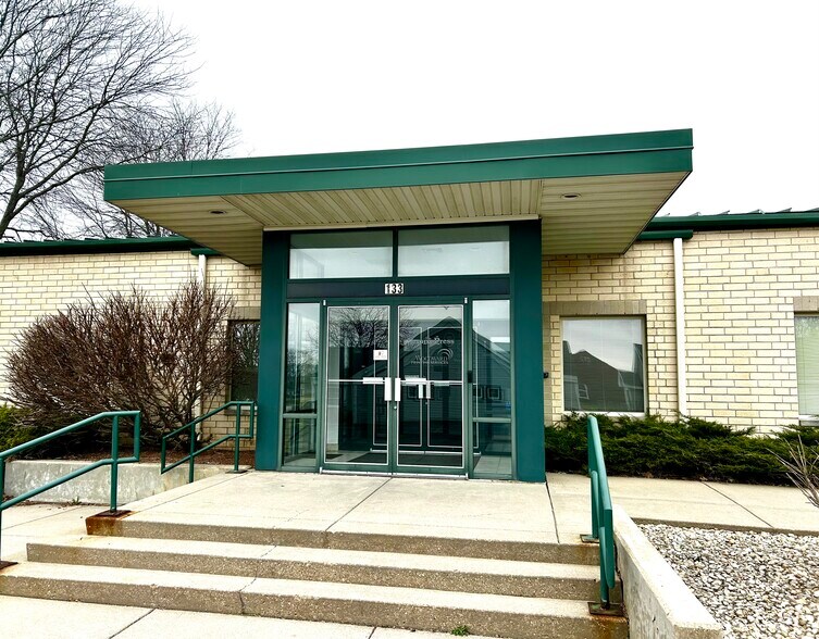 More Photos Of 133-135 Enterprise Dr, Verona Medical For Lease