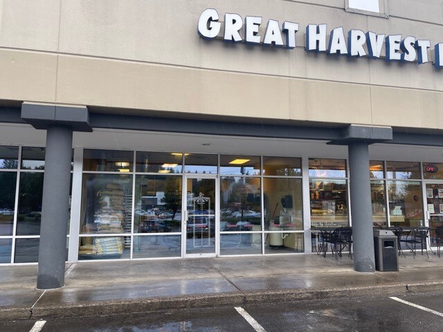 More Photos Of 3405 Commercial St SE, Salem Storefront For Lease