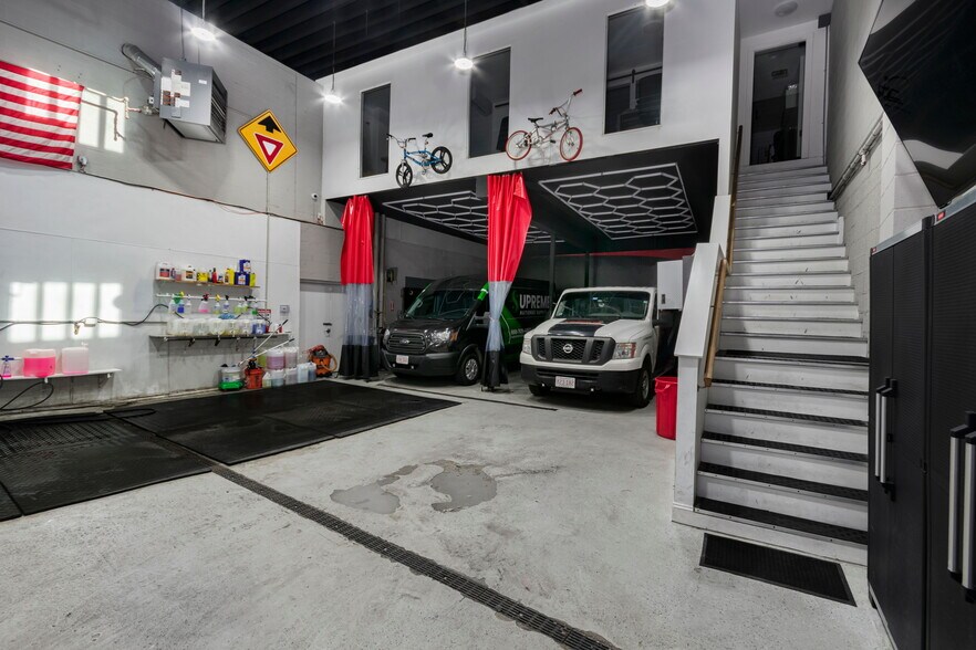 More Photos Of 613-617 Summer St, Lynn Storefront For Sale