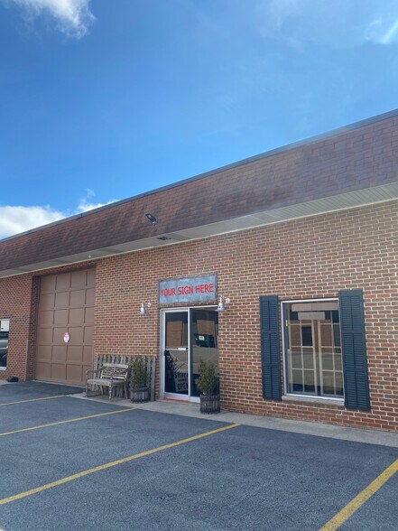 More Photos Of 22029 N Pepper Rd, Lake Barrington Warehouse For Lease