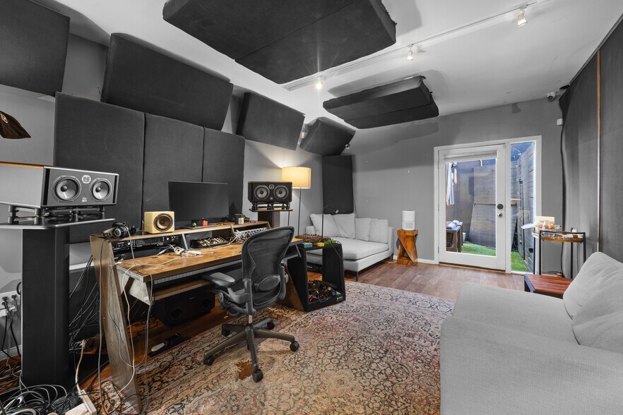 More Photos Of 2972 Glendale Blvd, Los Angeles Loft Creative Space For Lease