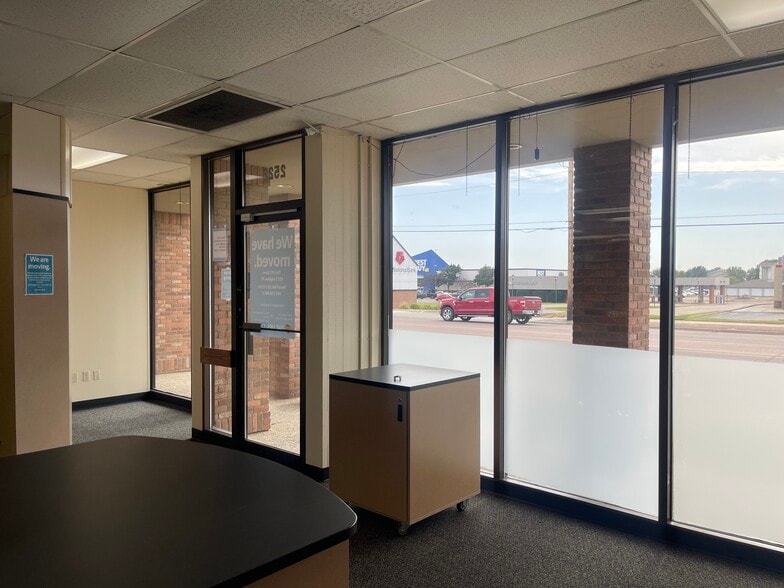 More Photos Of 2520 W 41st St, Sioux Falls Office For Lease