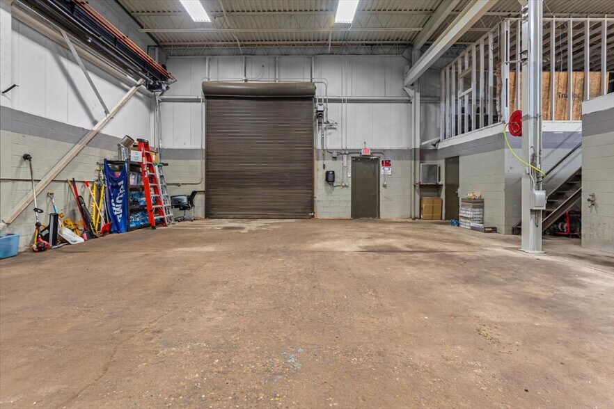 More Photos Of 59230 Havenridge Rd, New Haven Manufacturing For Sale