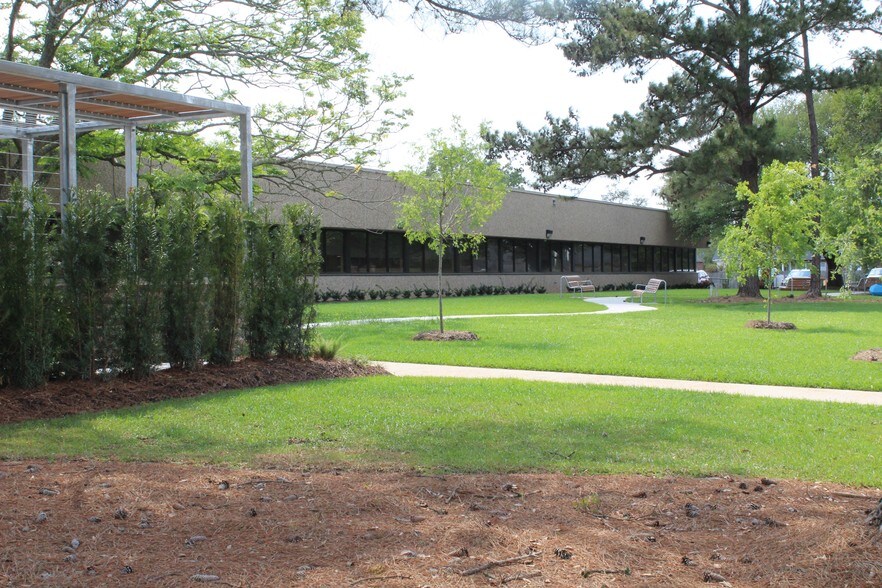 More Photos Of 3854 American Way Dr, Baton Rouge Office For Lease