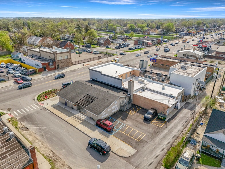 More Photos Of 17600 W Warren Ave, Detroit Office For Lease