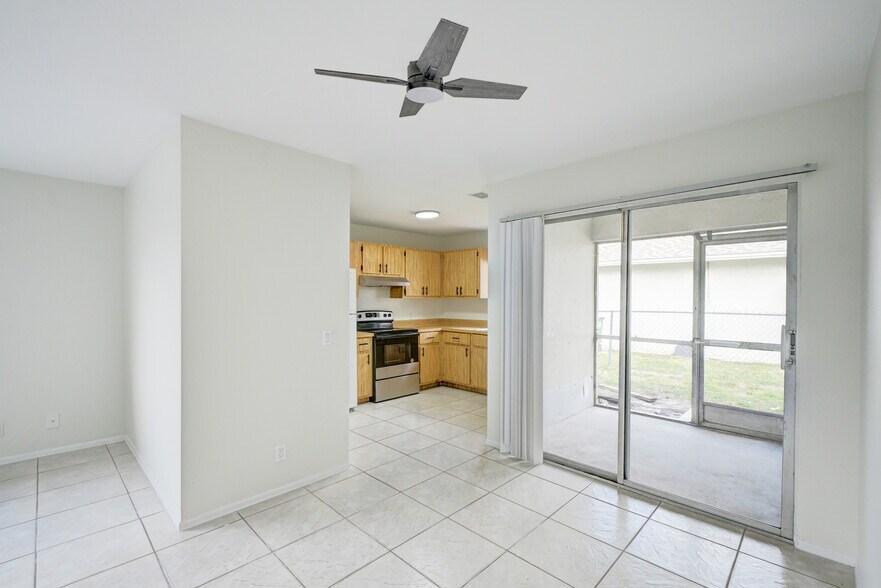 More Photos Of 937 SE 23rd Pl, Cape Coral Apartments For Sale