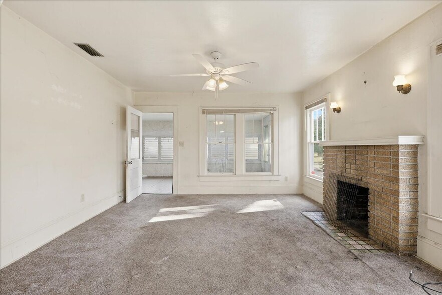 More Photos Of 1020 Wilfred Dr, Orlando Industrial For Sale