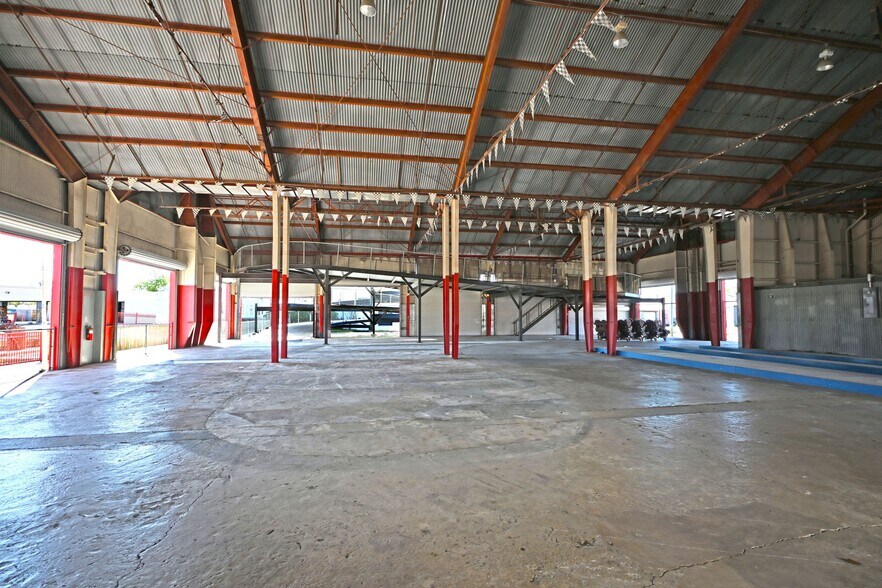 More Photos Of 1123 Bowie St, Seguin Warehouse For Sale