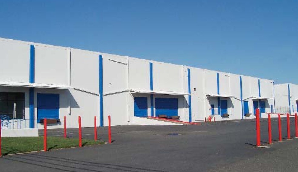 More Photos Of 1609-1617 Whipple Rd, Hayward Warehouse For Lease
