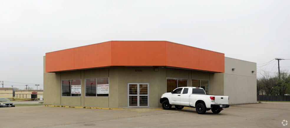 Primary Photo Of 6709 Rufe Snow Dr, Watauga Freestanding For Sale