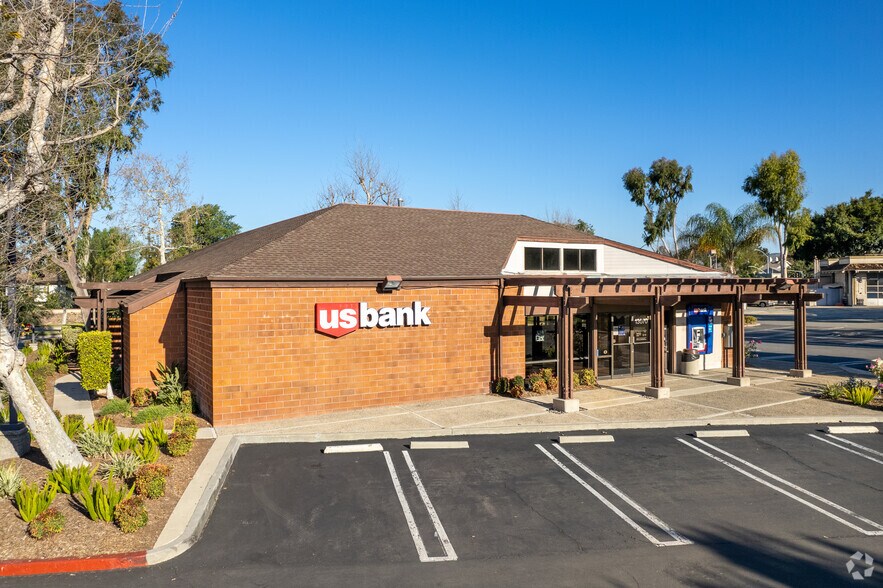 More Photos Of 4762-4960 Irvine Blvd, Irvine Unknown For Lease