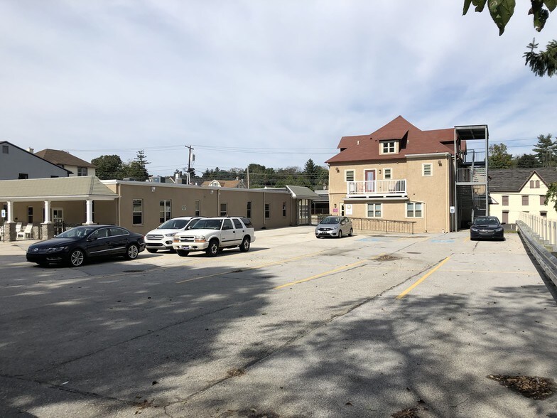 More Photos Of 610-612 Lancaster Ave, Berwyn Freestanding For Lease
