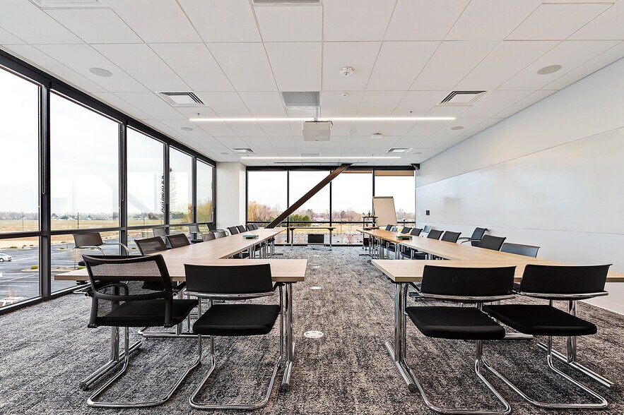 More Photos Of 2760 W Excursion Dr, Meridian Office For Sale