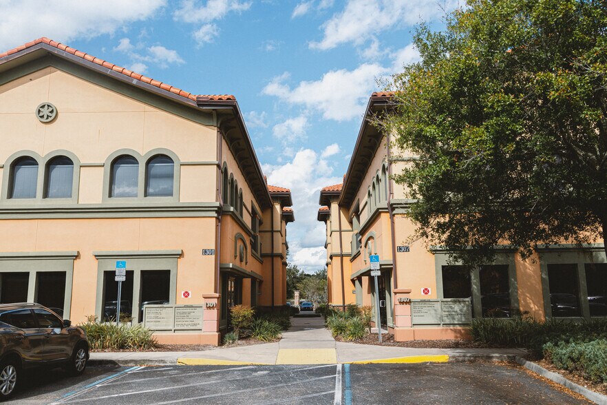 More Photos Of 1301 S International Pky, Lake Mary Medical For Lease