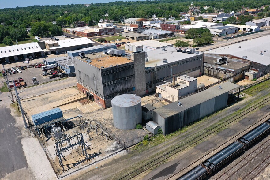 More Photos Of 2400 SW Washington St, Peoria Manufacturing For Sale