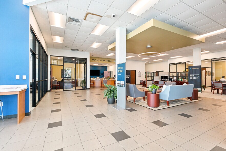 More Photos Of 3908 Veterans Memorial Blvd, Metairie General Retail For Sale