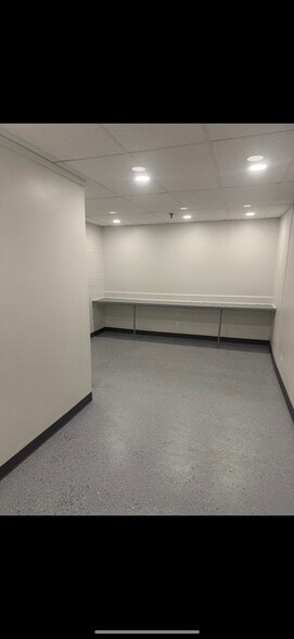 More Photos Of 4227 W 43rd St, Chicago Warehouse For Lease