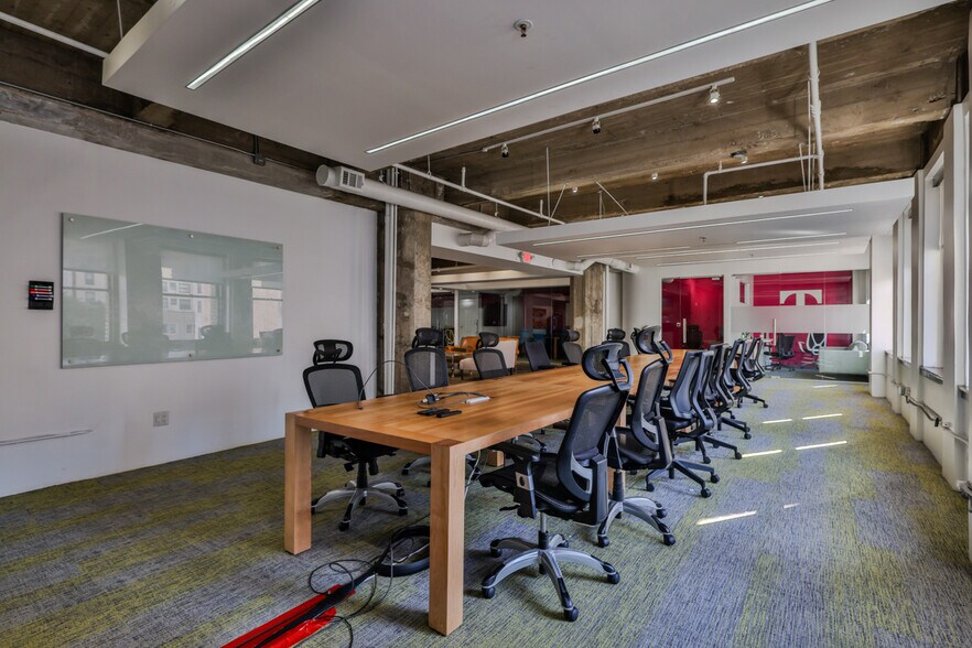 More Photos Of 742-748 S Hill St, Los Angeles Loft Creative Space For Lease