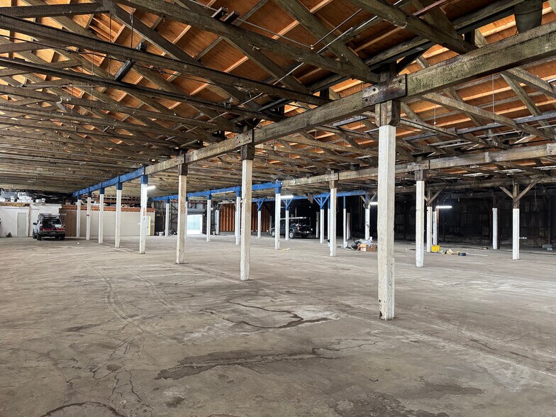 More Photos Of 3954 Whiteside St, Los Angeles Warehouse For Lease