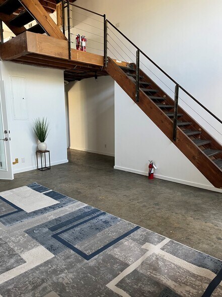 More Photos Of 1201-1291 Electric Ave, Venice Loft Creative Space For Lease