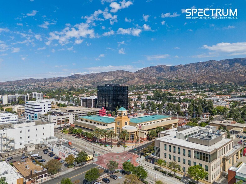 More Photos Of 130-140 N San Fernando Blvd, Burbank Storefront For Lease