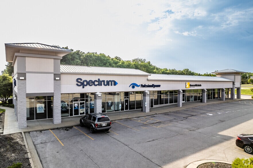 More Photos Of 8420-8660 N Madison St, Kansas City Unknown For Lease