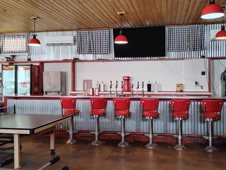 More Photos Of 111 N State St, Fort Davis Hotel For Sale
