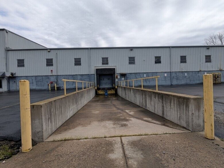 More Photos Of 551 Jay St, Coldwater Warehouse For Lease