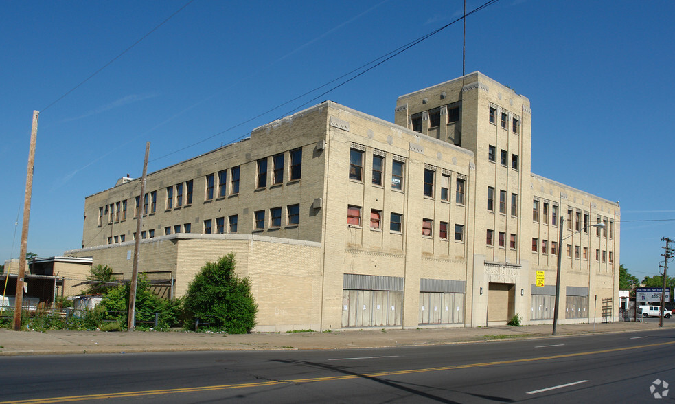 Primary Photo Of 1300 S Salina St, Syracuse Warehouse For Sale