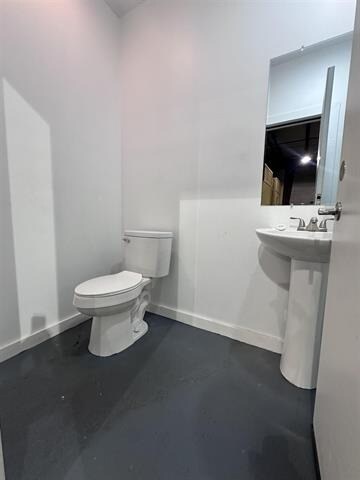 More Photos Of 801 Union Pacific Blvd, Laredo Warehouse For Lease