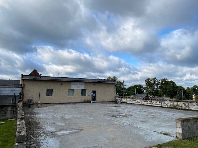 More Photos Of 537 Lincoln Hwy, East McKeesport Storefront For Sale