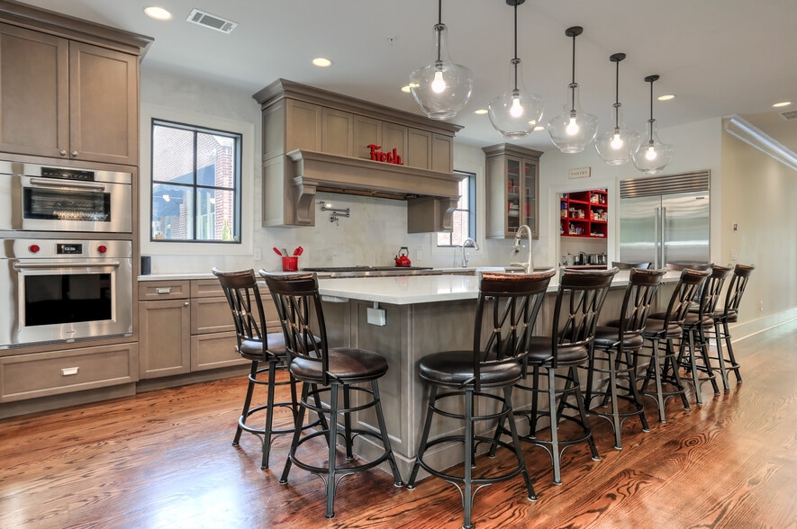 More Photos Of 2972 Lookout Pl NE, Atlanta Office Residential For Sale