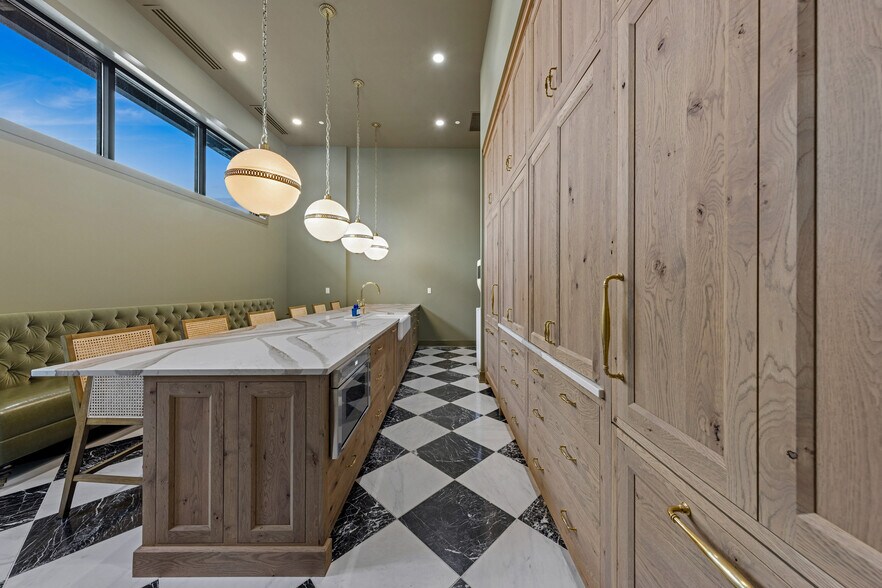 More Photos Of 3095 Soperton Dr, Bluffton Light Distribution For Sale
