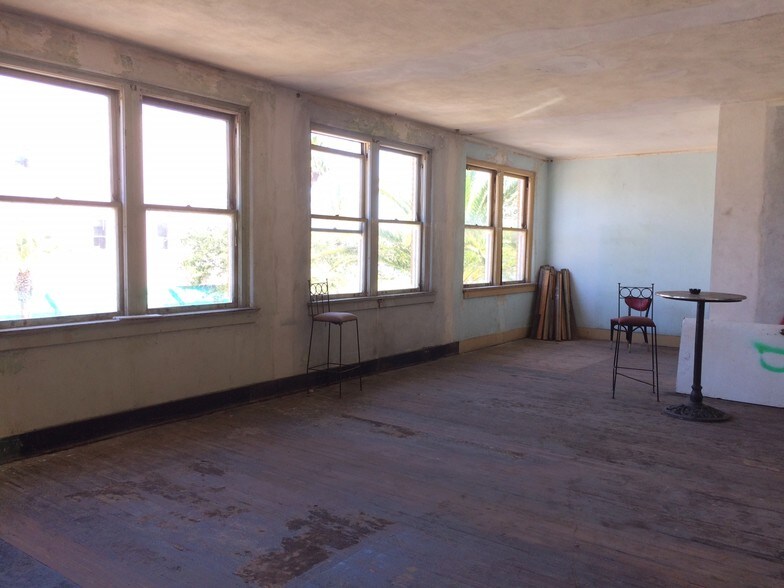 More Photos Of 200-206 S Beach St, Daytona Beach Storefront Retail Office For Lease