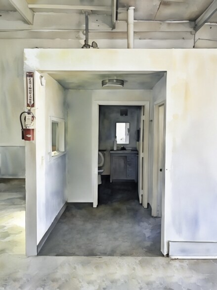 More Photos Of 18918-18936 S Broadway, Carson Warehouse For Lease