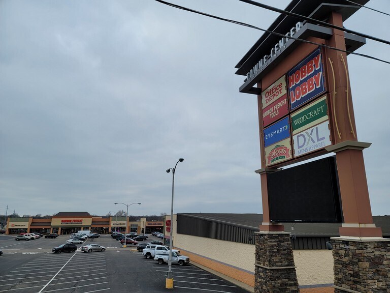 More Photos Of 11711 Princeton Pike, Cincinnati Unknown For Lease