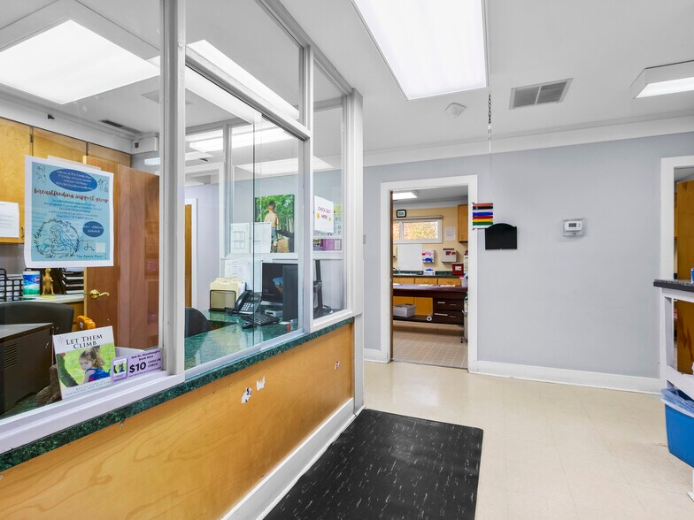 More Photos Of 157 Medical Park Dr, Brevard Medical For Lease