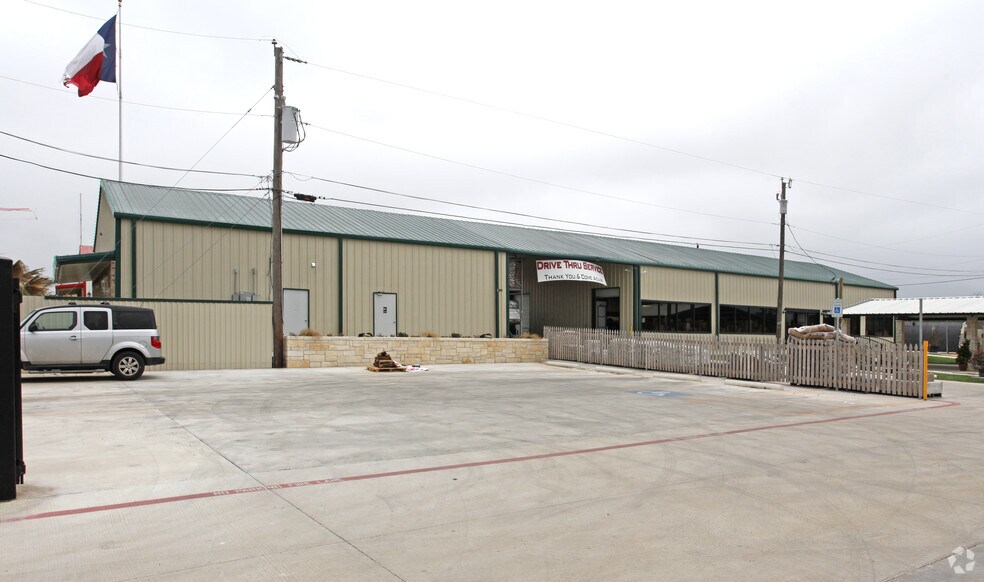 More Photos Of 1600 W Stan Schlueter Loop, Killeen Flex For Lease